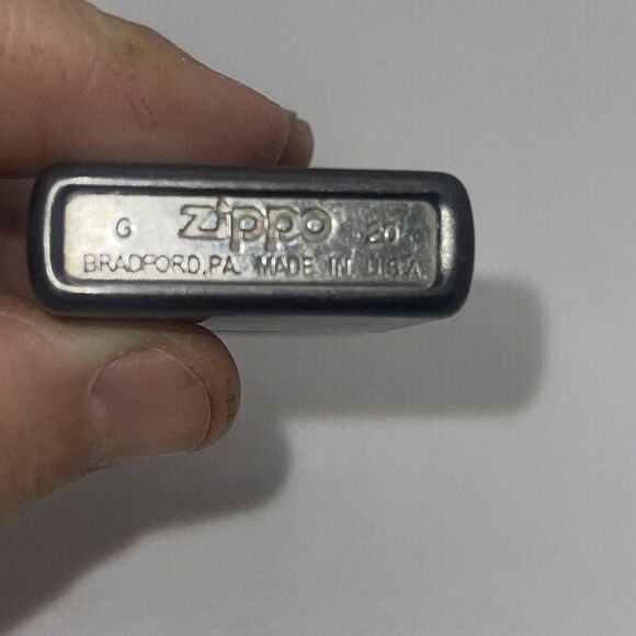 Zippo Iced Paisley Design 29431 Windproof Gray Dusk Lighter - Picture 4 of 4